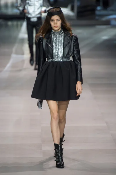 Look 19